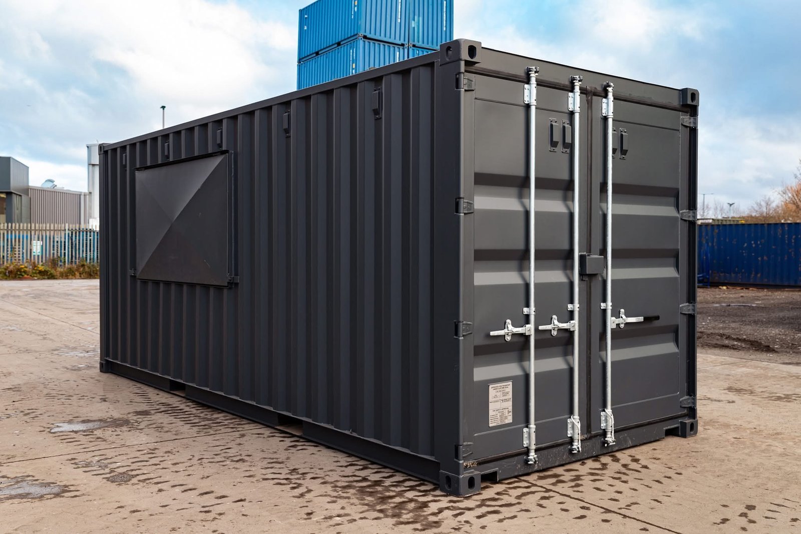 20ft Customised Container Kiosk – Fully Converted, Ready to Use - Image 4