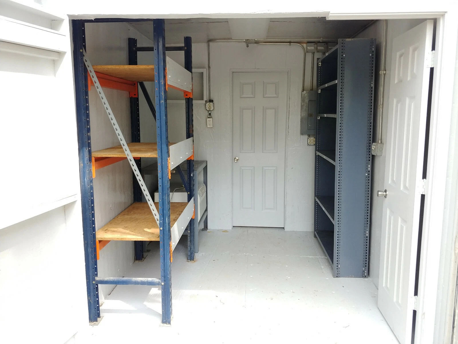 40 ft Container Shop – Climate Controlled Office + Inventory Storage / Racking - Image 3