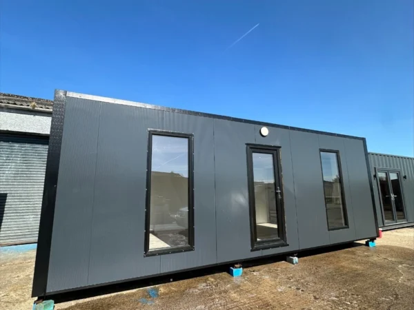 7.5 x 3m Office with kitchenette/WC
