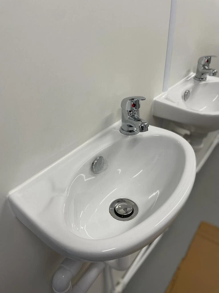 20ft x 8ft Shipping Container Toilet Block – Reading - Image 9