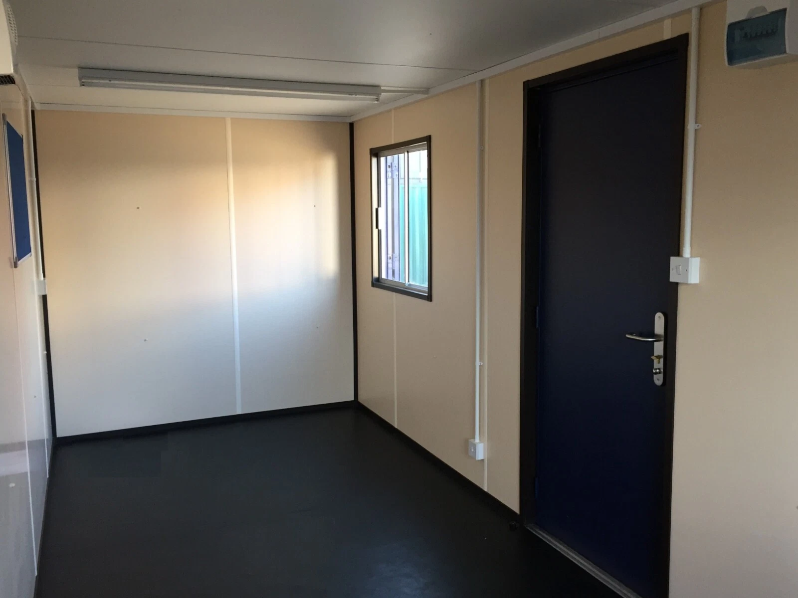 Portable Office Site Cabin Container 20ft x 8 ft - Image 3