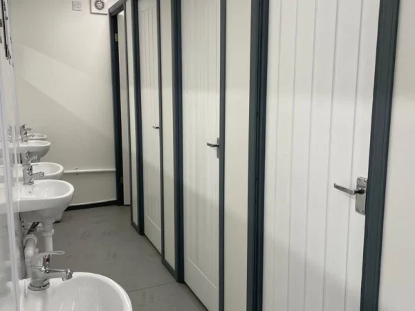 20ft x 8ft Shipping Container Toilet Block – Reading