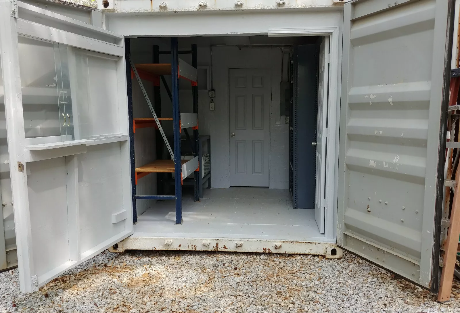 40 ft Container Shop – Climate Controlled Office + Inventory Storage / Racking - Image 8