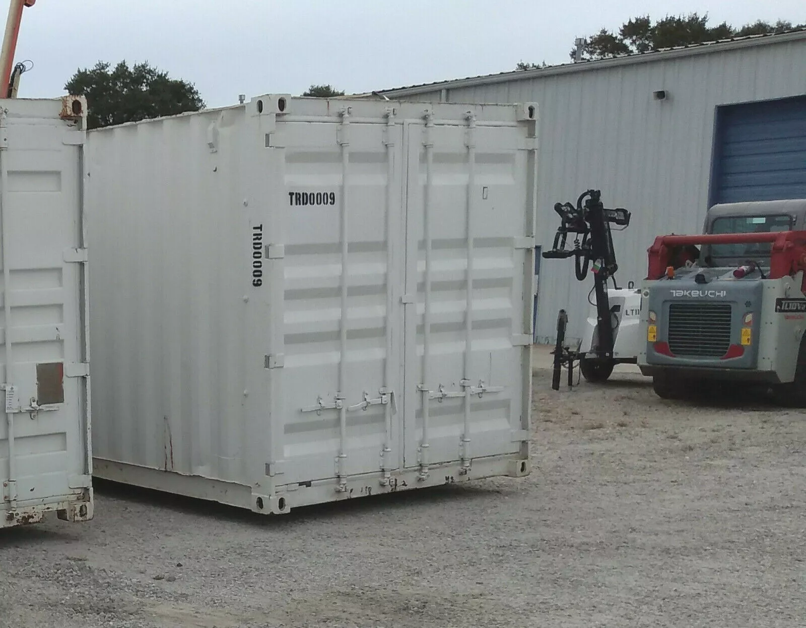 40 ft Container Shop – Climate Controlled Office + Inventory Storage / Racking - Image 11