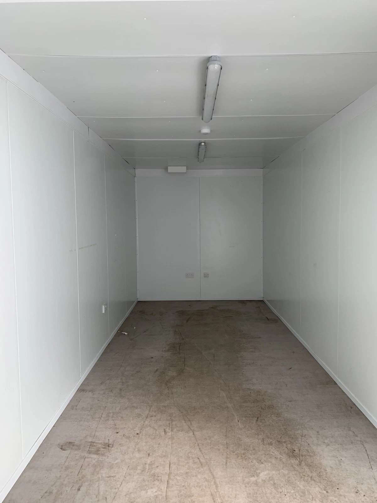 20ft x 8ft Insulated Storage Unit – Durable Steel Container - Image 4
